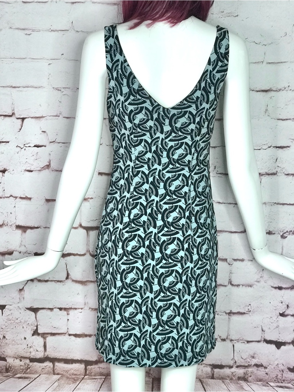 BCBGMaxazria XS Sleeveless Slip Dress Aqua Blue Black Geometric Fan Print V-Neck - Picture 13 of 15